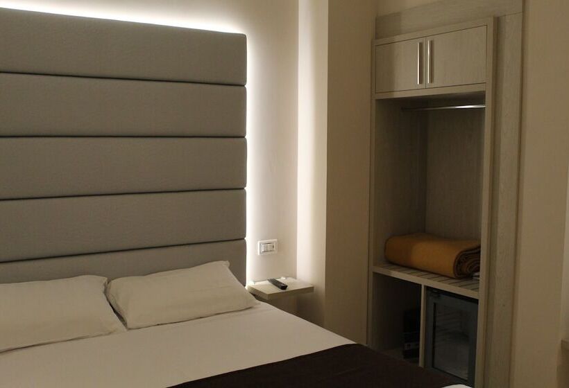 ホテル Danieli La Castellana Lago Di Garda