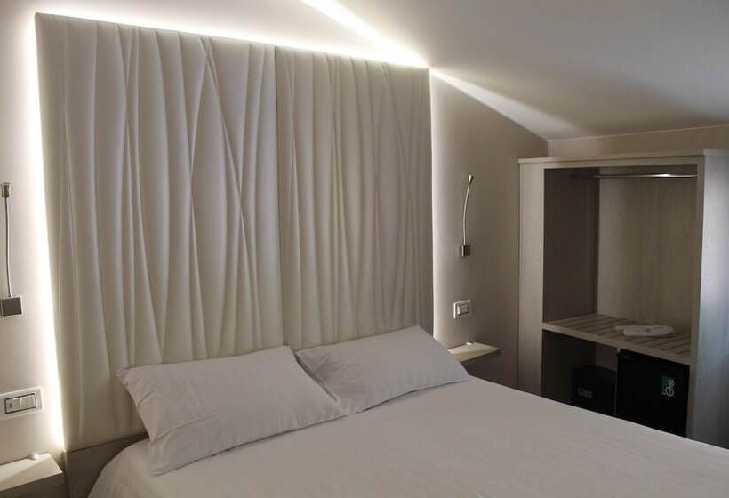 ホテル Danieli La Castellana Lago Di Garda