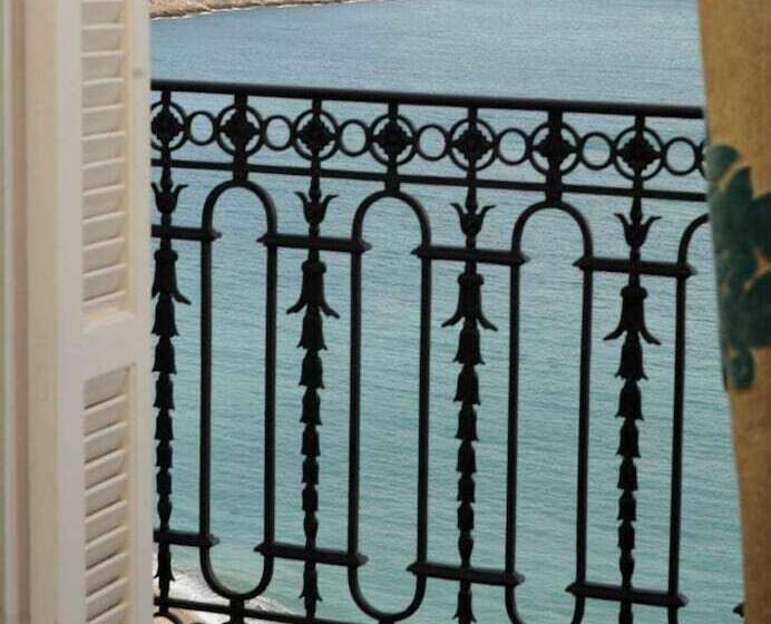 فندق De Charme Regency