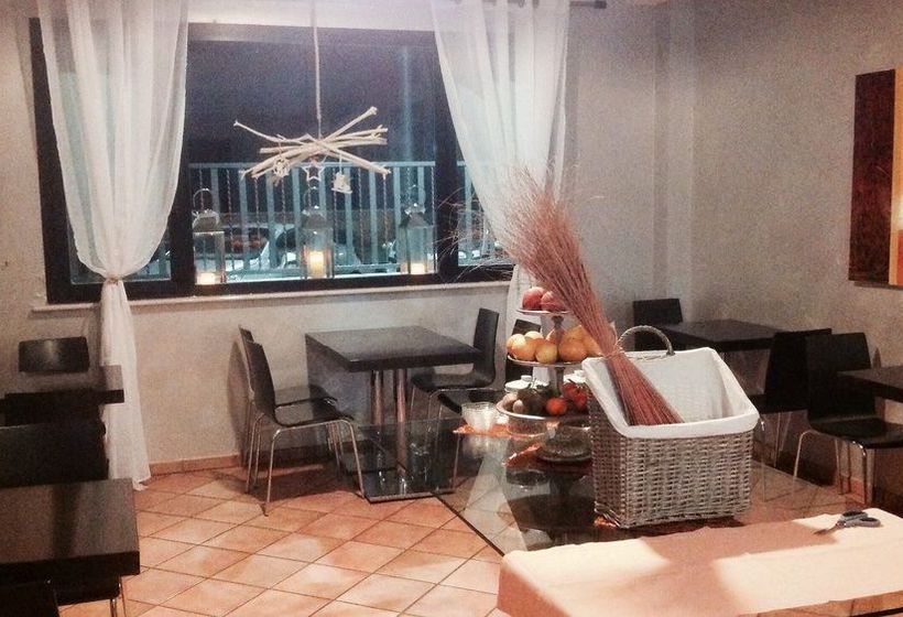 Отель Del Mare Fiumicino Airport