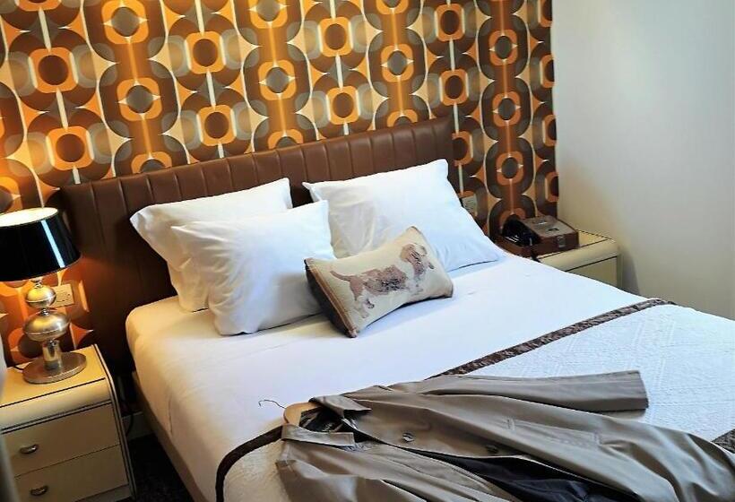 Отель Detective