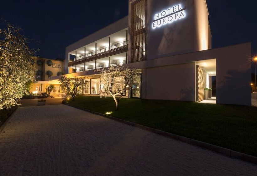 Отель Europa