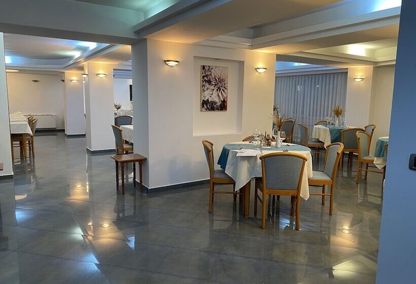 Excelsior By Timhotels