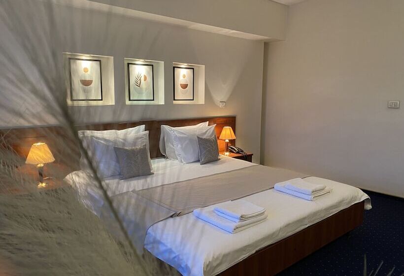 Excelsior By Timhotels