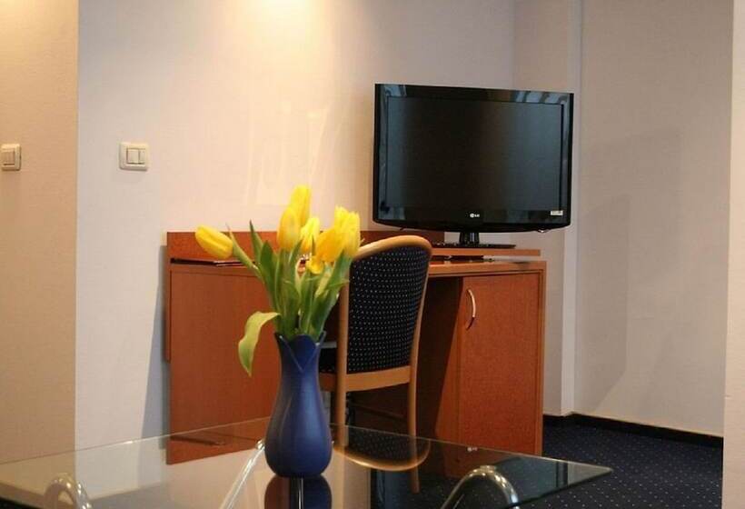 Excelsior By Timhotels