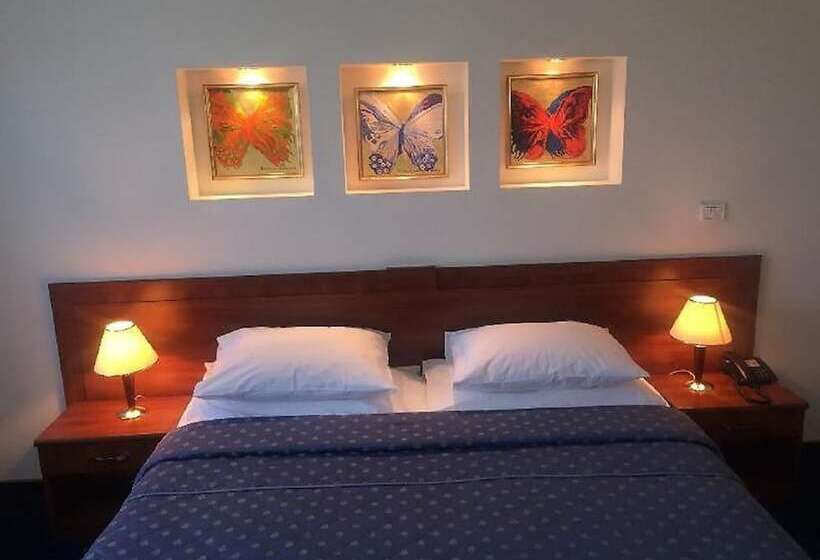 Excelsior By Timhotels