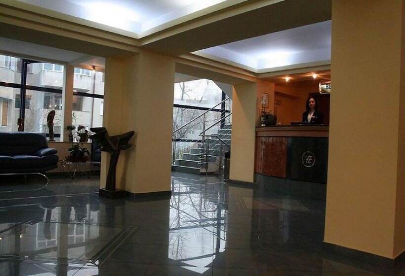 Excelsior By Timhotels