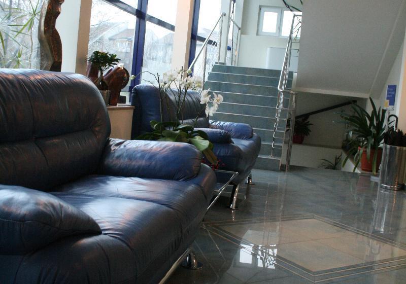 Excelsior By Timhotels