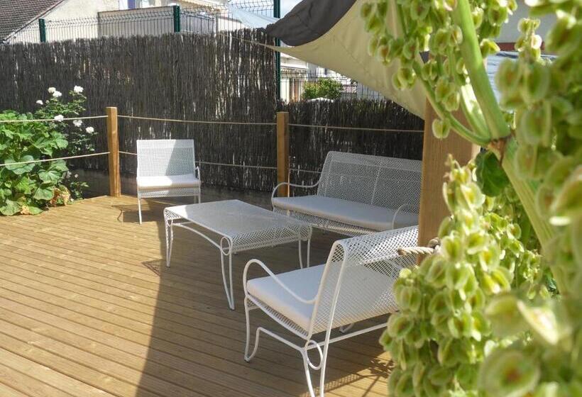 בית מלון כפרי Hôtel Du Puy D Alon