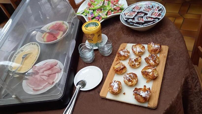 בית מלון כפרי Hôtel Du Puy D Alon