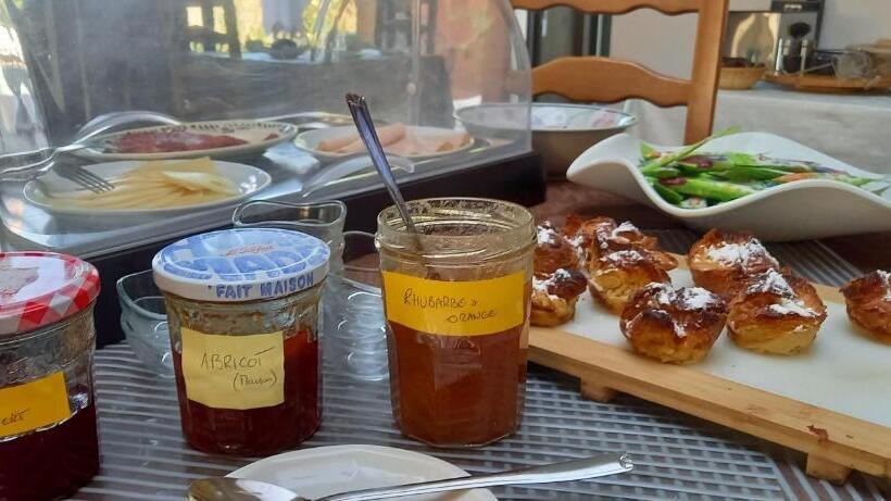 בית מלון כפרי Hôtel Du Puy D Alon