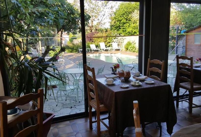 בית מלון כפרי Hôtel Du Puy D Alon