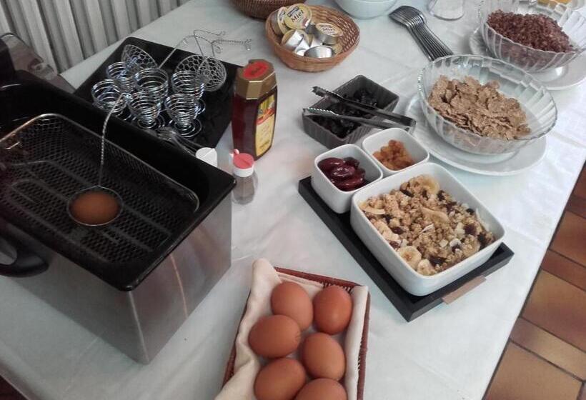 בית מלון כפרי Hôtel Du Puy D Alon