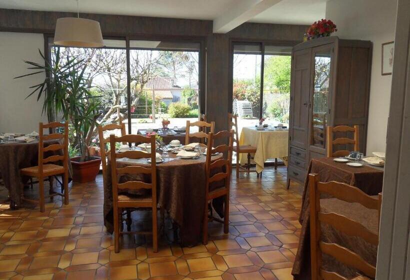 בית מלון כפרי Hôtel Du Puy D Alon