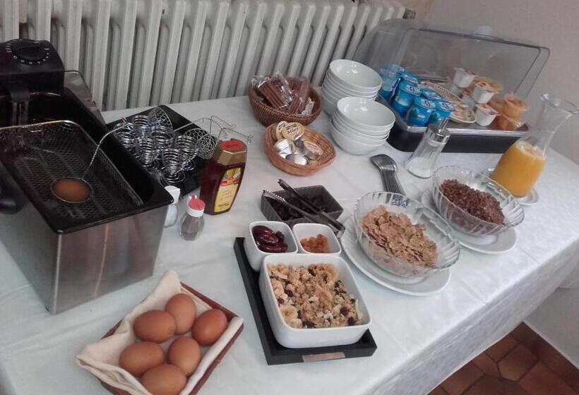 בית מלון כפרי Hôtel Du Puy D Alon