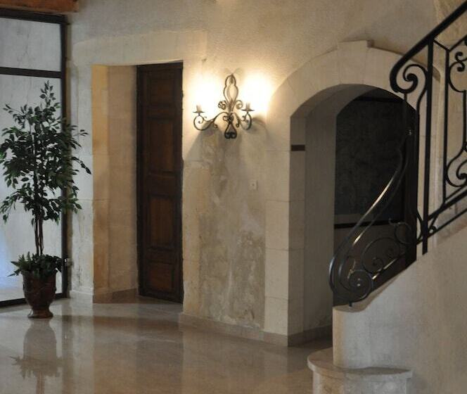ホテル Hôtel Les Echevins