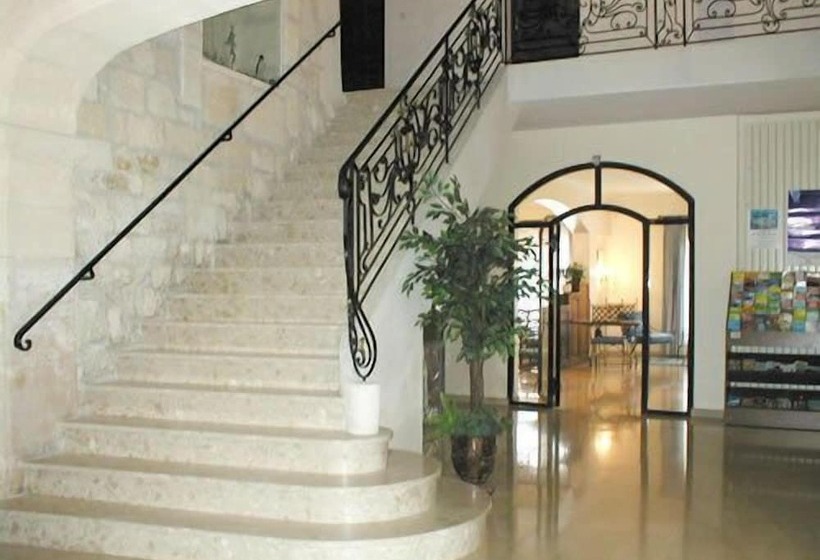 ホテル Hôtel Les Echevins