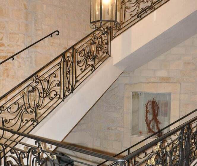 ホテル Hôtel Les Echevins