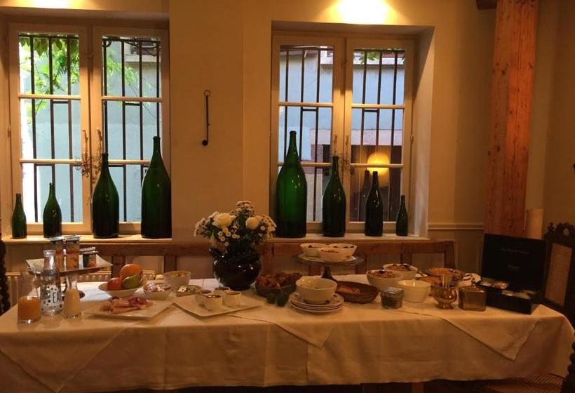 Отель Hôtel Restaurant Le Chut Petite France