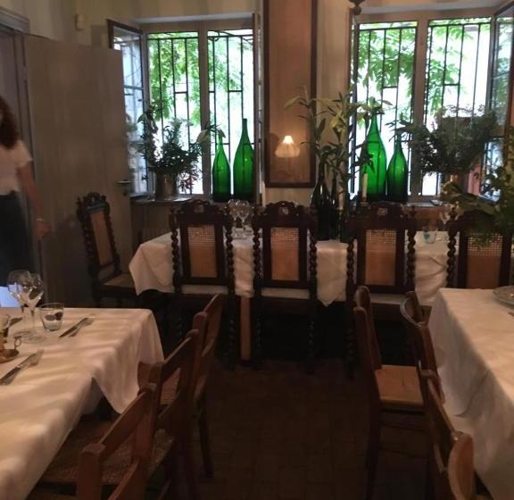 Отель Hôtel Restaurant Le Chut Petite France