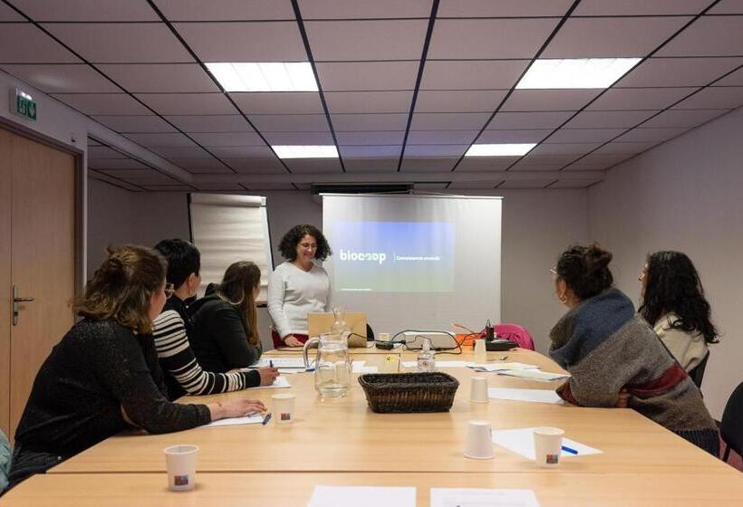 호텔 Ibis Budget Millau Viaduc