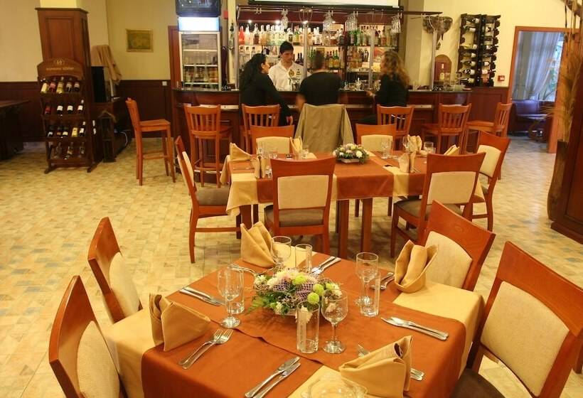 Отель Joya Park