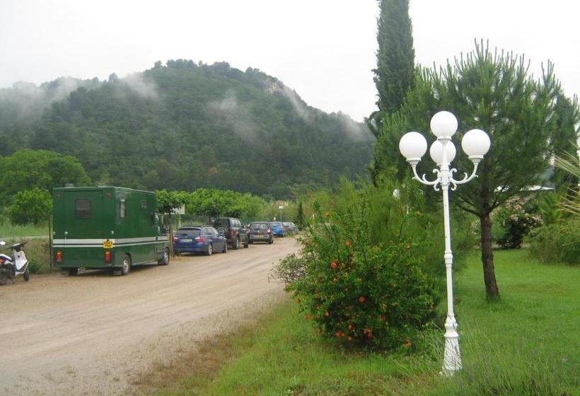 Отель La Fontaine