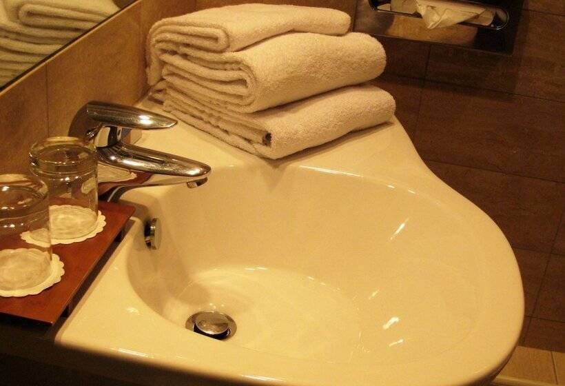 בית מלון כפרי Le Grand Monarque