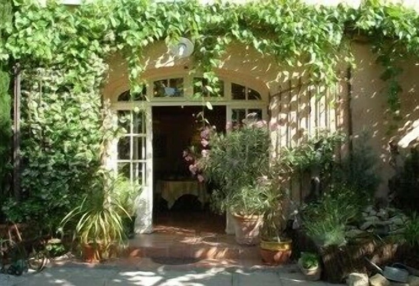 בית מלון כפרי Hôtel Le Mas Des Grès & Restaurant Sous Les Platanes