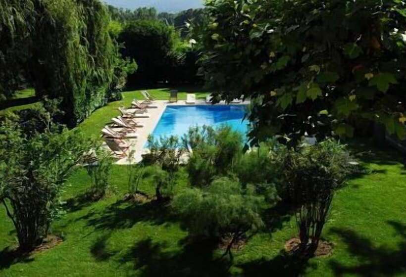 호텔 Hôtel Le Mas Des Grès & Restaurant Sous Les Platanes