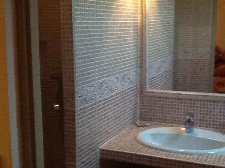 בית מלון כפרי Hôtel Le Mas Des Grès & Restaurant Sous Les Platanes