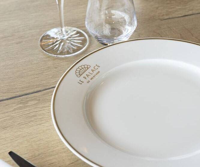 فندق Le Palace De Menthon