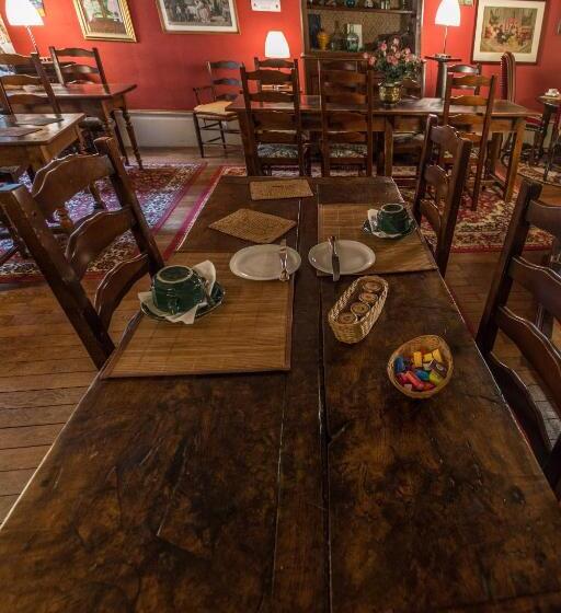 Отель Hôtellerie De Charme Le Relais Cicero Hôtel Jardin Calme Verdure Centre