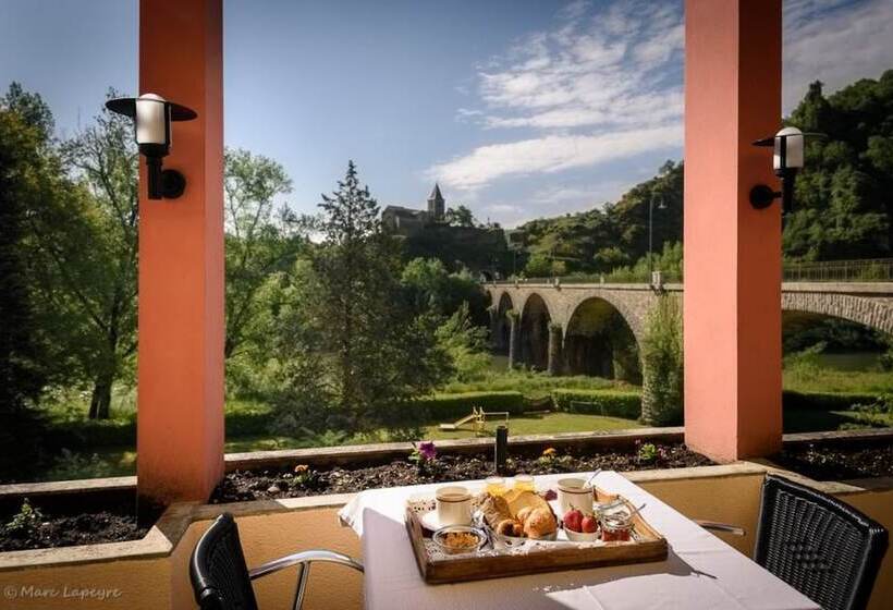 Logis Hotel Restaurant Du Pont