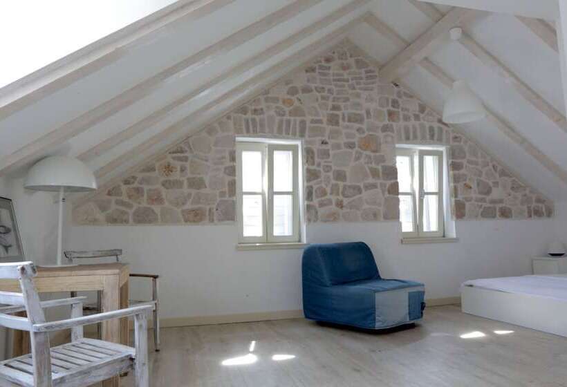 בית מלון כפרי Maestral