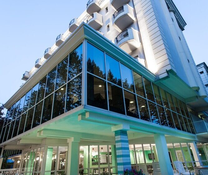 Отель Michelangelo Cesenatico