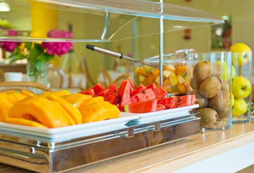 בית מלון כפרי Montecarlo