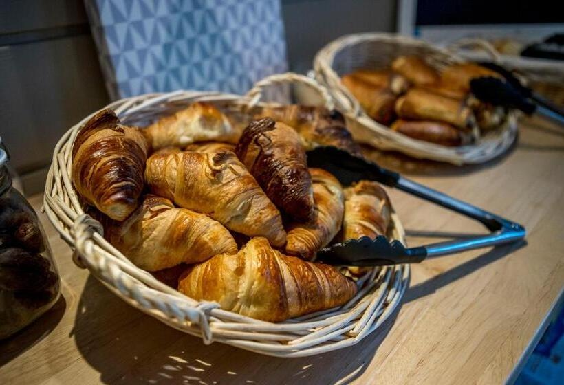 Ostal Pau Universite   Sure Hotel Collection By Best Western