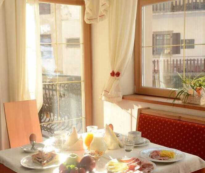 فندق Paganella Gourmet & Relax