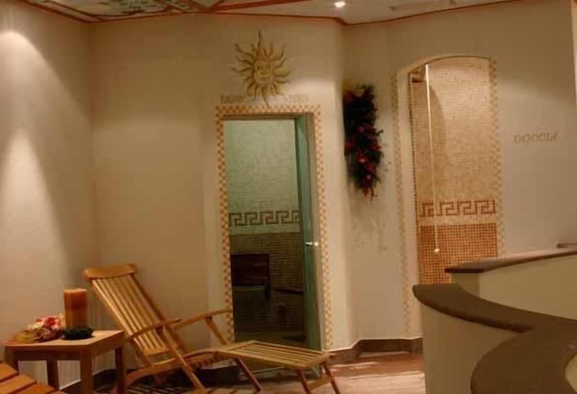 فندق Paganella Gourmet & Relax