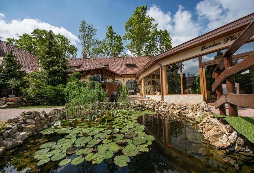 酒店 Platan Garden Rooms & Restaurant