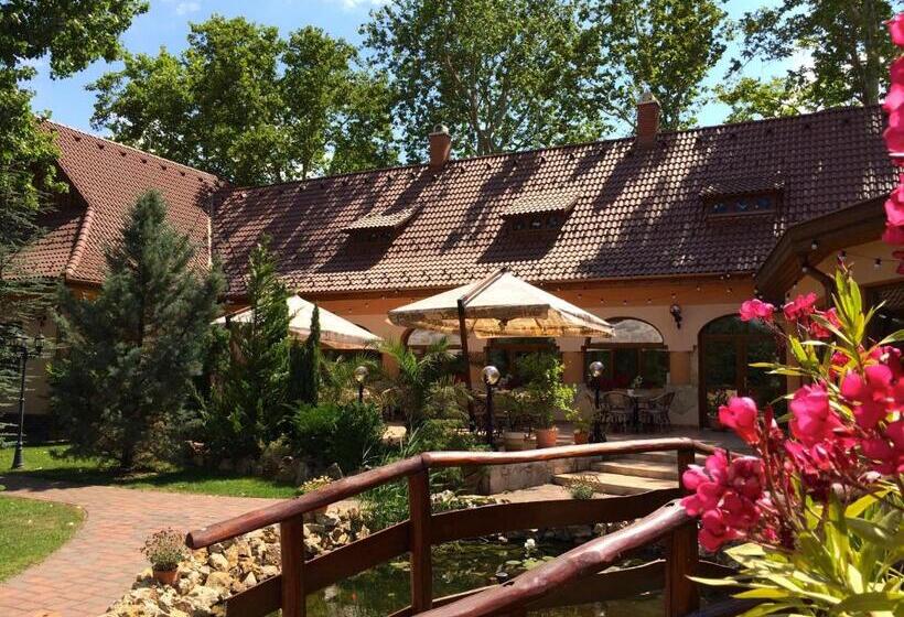 酒店 Platan Garden Rooms & Restaurant