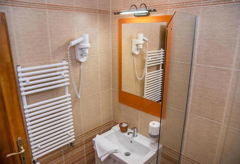 酒店 Platan Garden Rooms & Restaurant