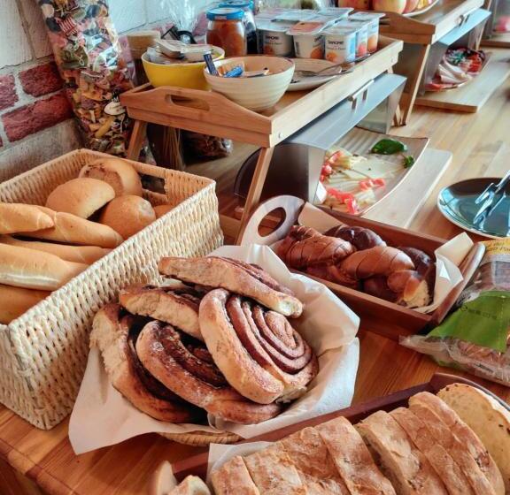 酒店 Platan Garden Rooms & Restaurant