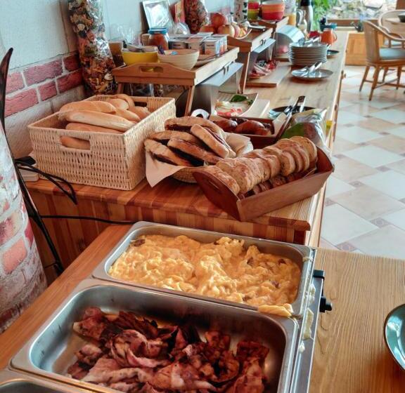 酒店 Platan Garden Rooms & Restaurant