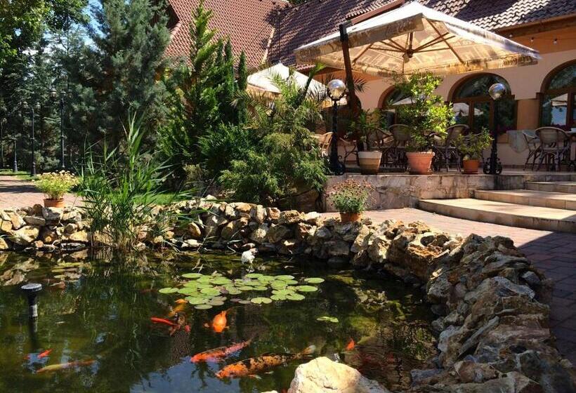 فندق Platan Garden Rooms & Restaurant