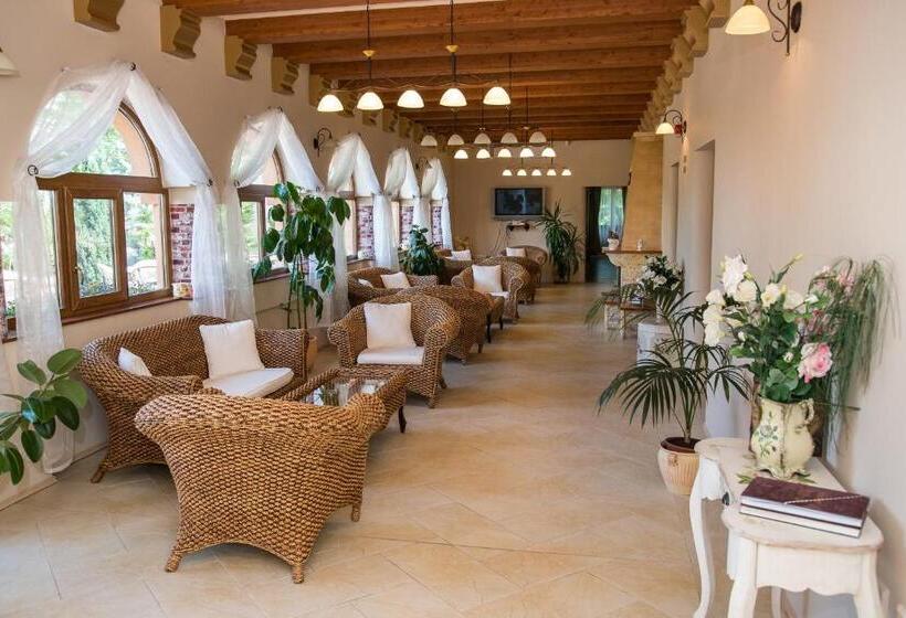 酒店 Platan Garden Rooms & Restaurant