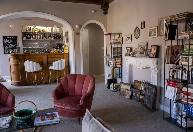 בית מלון כפרי Hôtel Le Provençal