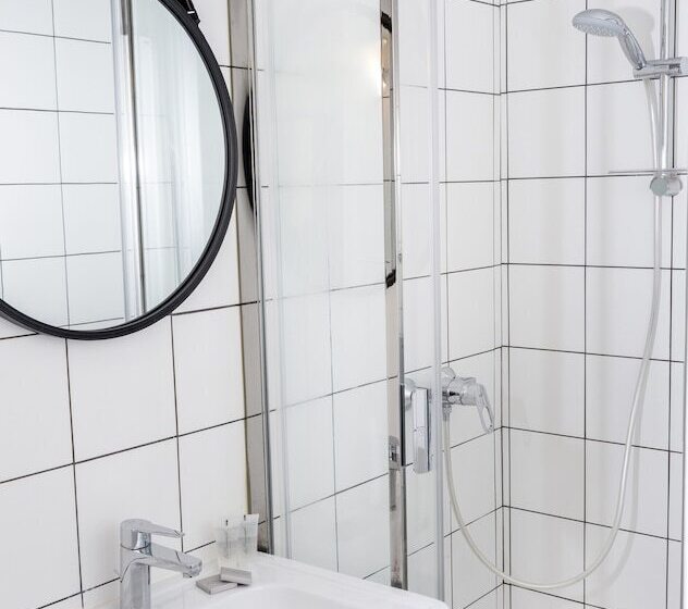 בית מלון כפרי Hôtel Le Provençal