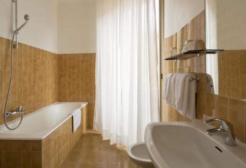 בית מלון כפרי Hôtel Le Provençal